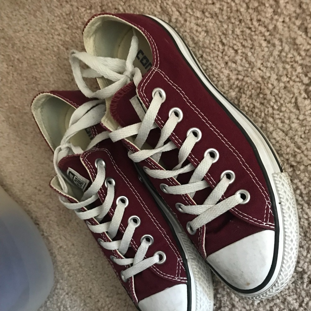 maroon converse